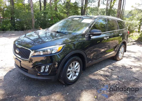 2017 Kia Sorento 2.4L Lx z USA, uszkodzony, nr VIN 5XYPGDA3XHG299657